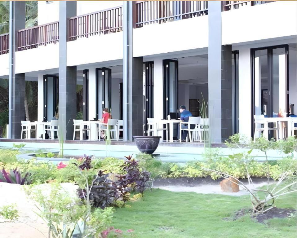 Laprima Hotel Flores Labuan Bajo Exterior foto