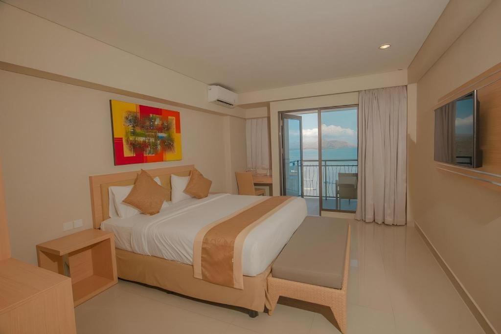 Laprima Hotel Flores Labuan Bajo Exterior foto