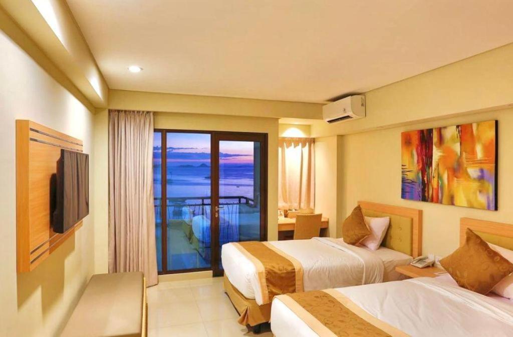 Laprima Hotel Flores Labuan Bajo Exterior foto